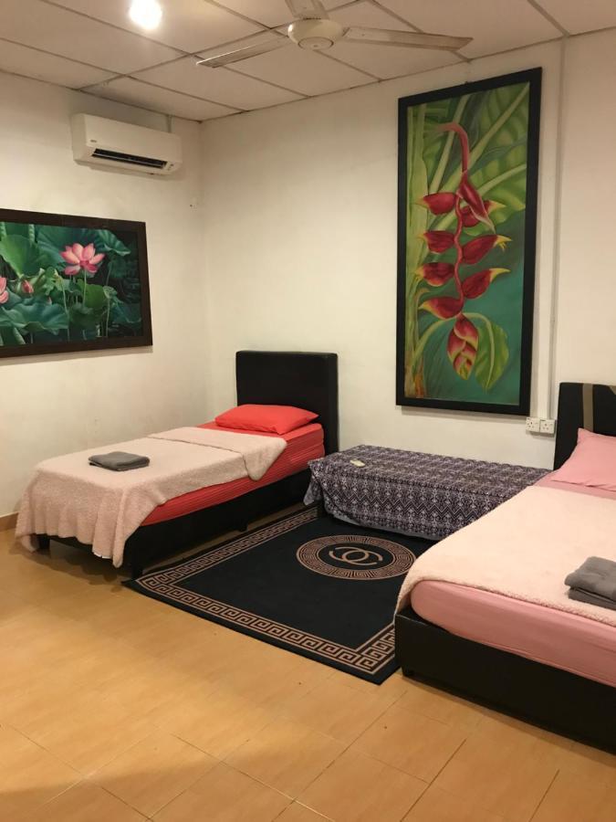 Kencana Guest House Pantai Cenang  Exterior photo